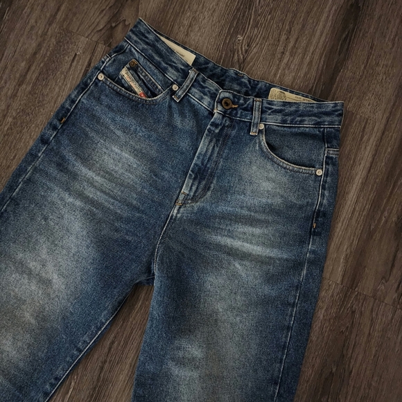 Diesel D-ELISELLE 0076x Straight High Waist Jean - Picture 7 of 12